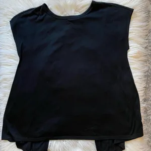 Old Navy Split back active top thumbnail 4