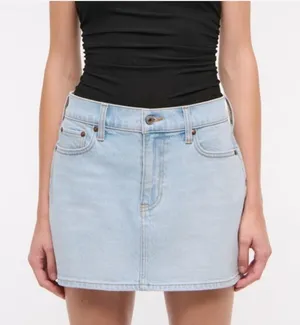 Abercrombie and Fitch High Rise Rigid Pockets‎ Denim Mini Skirt Women’s Sz 30 thumbnail 1