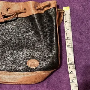 Liz Claiborne black and tan leather crossbody handbag in GUC thumbnail 5