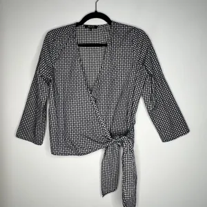 Madewell Textured Cotton Wrap Top Size Small thumbnail 3