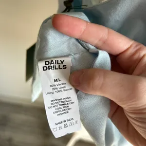 NWT Daily Drills Light Blue Linen Blend Tie Front Vest Top Size M/L thumbnail 7
