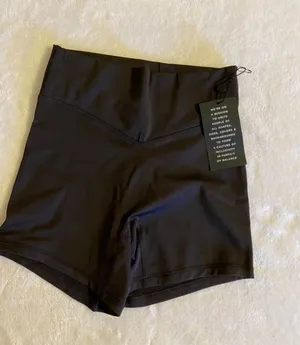 Balance Athletica The Cloud Shorts♠️❤️ thumbnail 1