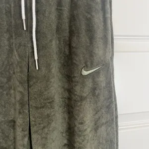 Nike Sweats Size S Terrycloth Wide Leg High Rise Olive Green thumbnail 6