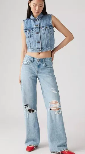 New Levi’s 31x30 Premium Low Loose Women's Jeans Probably OK Light Wash thumbnail 1