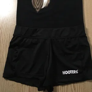 B64 #28 Womens Hooters Girl Uniform Tank Top & Shorts Black Size Xs/Xxs thumbnail 4