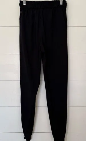 Lululemon Women’s 6 Black Keep Moving Jogger Pants thumbnail 2