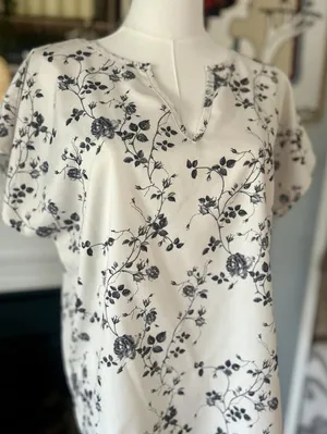 SHEIN Women’s Silky Floral Blouse Black & Ivory Size Medium Lightweight thumbnail 3