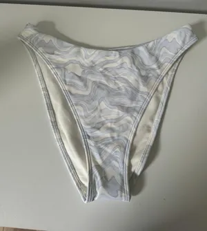 Abercrombie & Fitch Bikini Bottom thumbnail 1