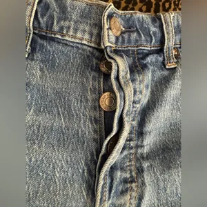 GAP Distressed‎ Blue Jean Shorts Size 6 thumbnail 3