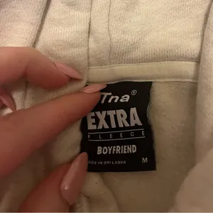 Aritzia Hoodie thumbnail 3