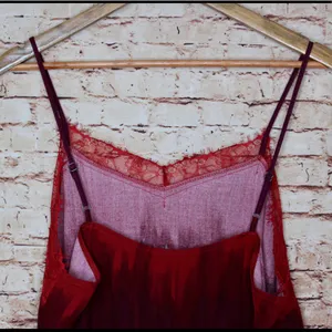 Apt. 9 | Red/Purple Gradient Lace V-Neck Cami thumbnail 5