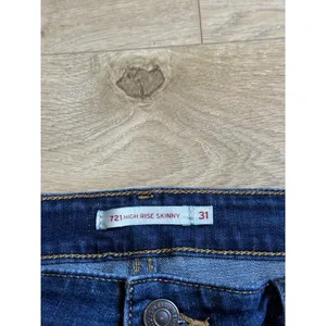 EUC Womens Levis 721 high rise skinny jeans stretch‎ size 31x30 (31x29) thumbnail 3