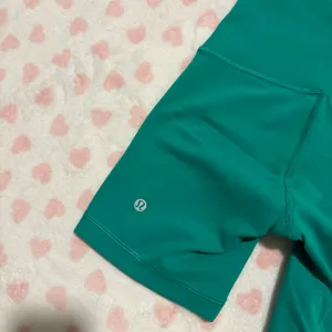 Lululemon Wunder train biker shorts size 2 kelly green thumbnail 3