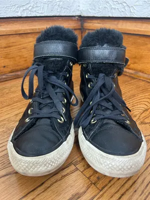 CONVERSE Chuck Taylor All Stars Leather Faux Fur High Top Sneakers Size 8.5 thumbnail 5