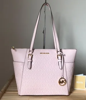 Michael Kors Purse thumbnail 1