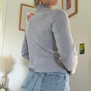 Calvin Klein Gray turtleneck long sleeve sweater thumbnail 3