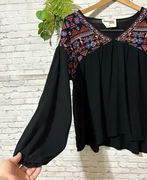 Savanna Jane Black Embroidered Boho Peasant Sleeve Blouse thumbnail 1