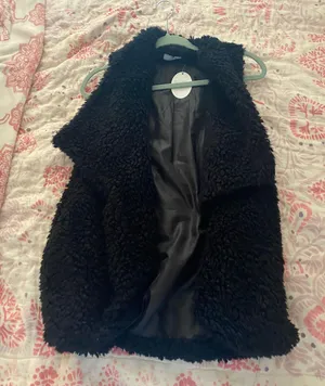 Faux Fur Black Best NWT thumbnail 1