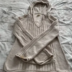 Roxy Cream cable Knit Hooded V-neck kangaroo pocket Sweater, size M outdoor thumbnail 10