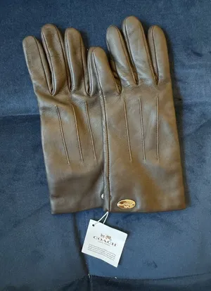NEW Coach Chocolate Brown Real Leather Gloves Size 6.5 Mahogany thumbnail 1