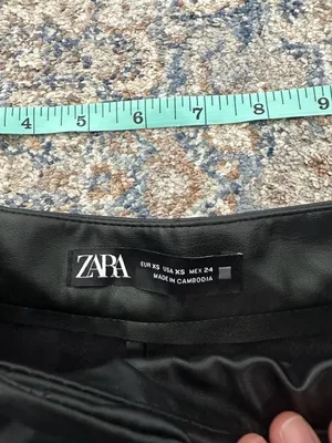 Zara Faux Leather Shorts Size XS Black Pleated Cuffed PU Tailored thumbnail 3
