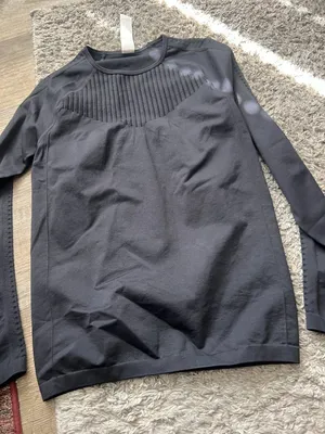 Fabletics small black‎ top thumbnail 3