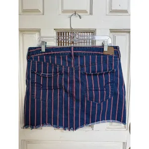 American Eagle Hi‎ Rise Mini Denim Skirt Red Blue Stripes Raw Hem Size 14 thumbnail 2