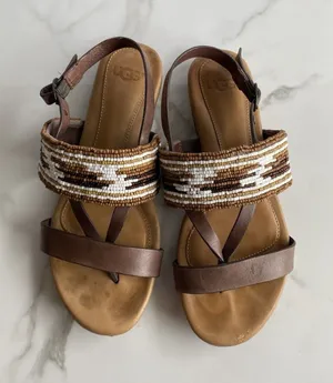 UGG Verona Serape Beaded Flat Leather Sandals Brown Tan Sz 6.5 Boho Flaw thumbnail 1
