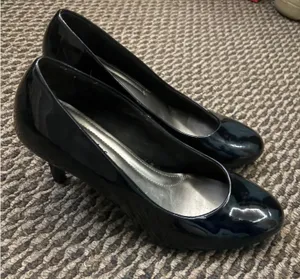 Heels Black Size 10 thumbnail 1