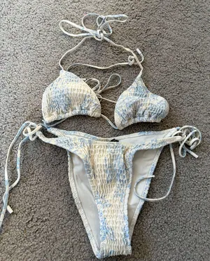Triangl Bikini thumbnail 1