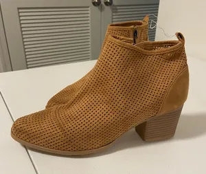 NWT |‎ Qupid women’s tan mesh boots — size 8 thumbnail 1