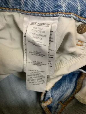Good American 4 27 Denim Cutoff Shorts Light Wash Distressed High Rise Jean thumbnail 5