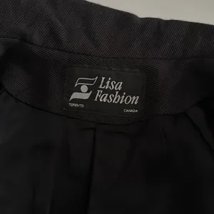 Lisa fashion vantage coat EUC Black Size 8 thumbnail 4