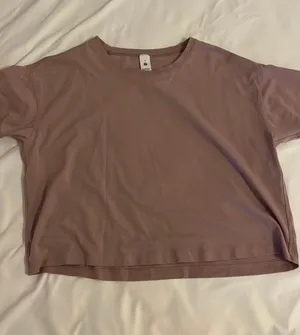 Lululemon Cropped Top thumbnail 1