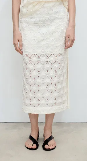 Mango MNG - NWT Cream Floral appliqué Lace Midi Skirt, half lined thumbnail 1
