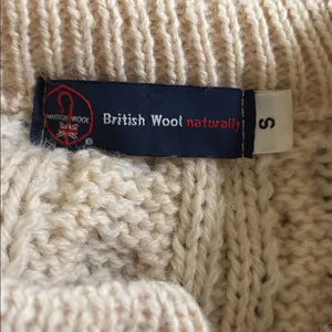 VTG British Wool Chunky Oversize Wool Cable Knit Cardigan Sweater Sz S Ivory thumbnail 7