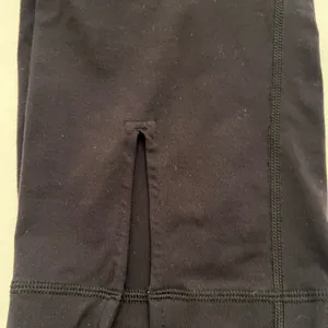Lululemon  capei slit bottom size 6 thumbnail 3