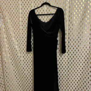 Goth Black velvet evening gown dress with thigh slit long sleeve size L thumbnail 3