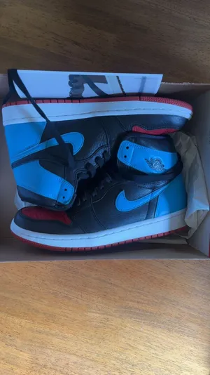 Nike Jordan Wmns Air Jordan 1 High OG 'NC to Chi' thumbnail 5