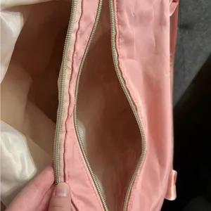 AIRLINE TRAVEL DUFFEL BAG Pink thumbnail 7