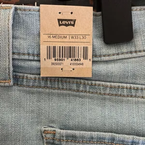 NWT mid rise classic straight Levi’s Light Blue Denim size 16 med 33 x 30 thumbnail 6