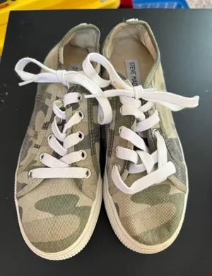 Steve Madden Green‎ Camo Sneakers in 6 thumbnail 1