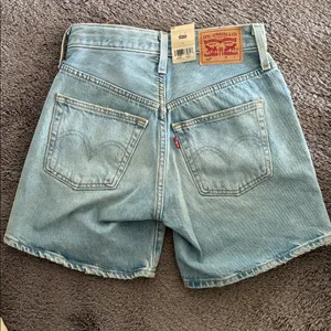 Levi's Mid Thigh Denim Shorts thumbnail 4