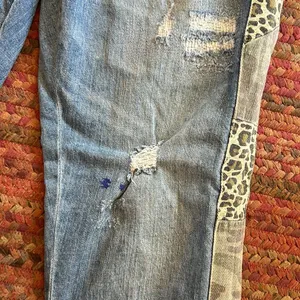 Pilcro & The Letterpress Anthropologie Cheetah Camo Distressed Jeans thumbnail 4