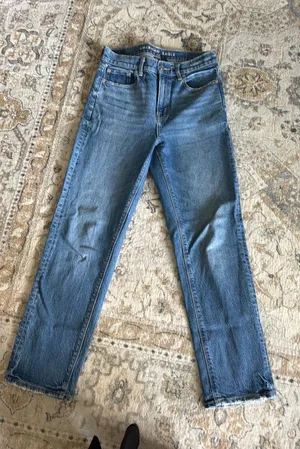 American Eagle High-Rise Straight Jeans thumbnail 1