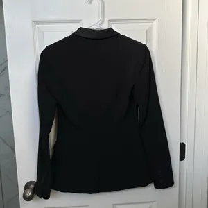 Women’s blazer with tailored fit thumbnail 3