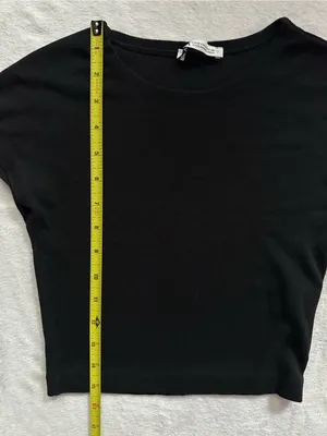 Zara Crop Top in Black Size Medium Cropped Basic T-Shirt thumbnail 2