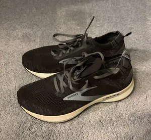 Brooks Levitate Shoes Running thumbnail 1