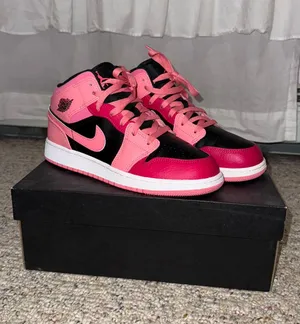Nike Air Jordan Mid GS 1 thumbnail 2