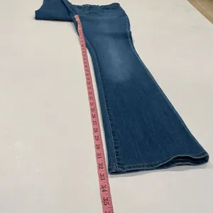 Levi Strauss Signature Mid Rise Bootcut Jeans Women 8 Long W28 L34 Blue Denim thumbnail 4